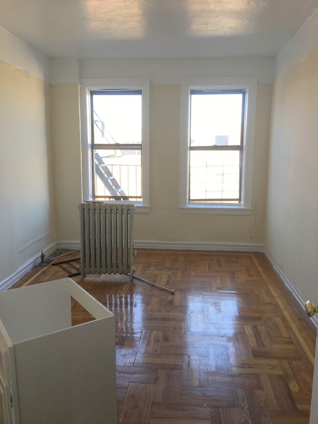 Building Photo - 25 Cumming St
