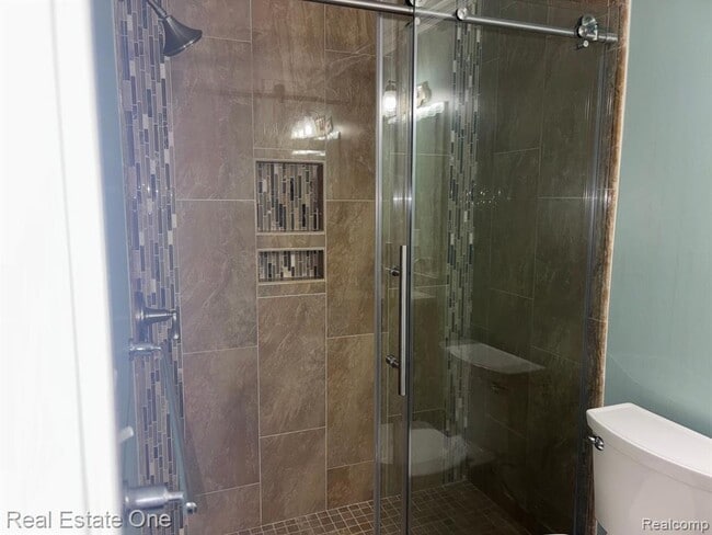 Building Photo - 803 Plate St