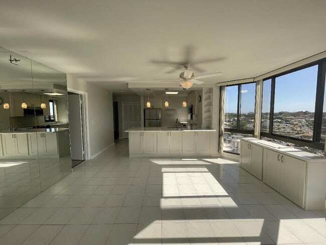 Building Photo - 5070 Likini St