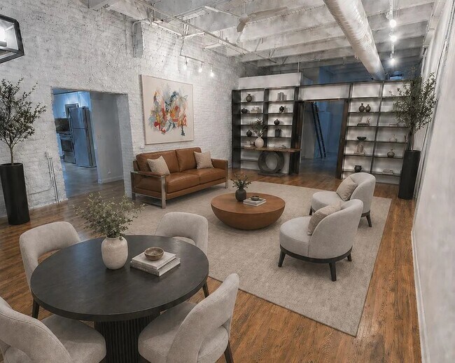 Foto del edificio - 312 N May St