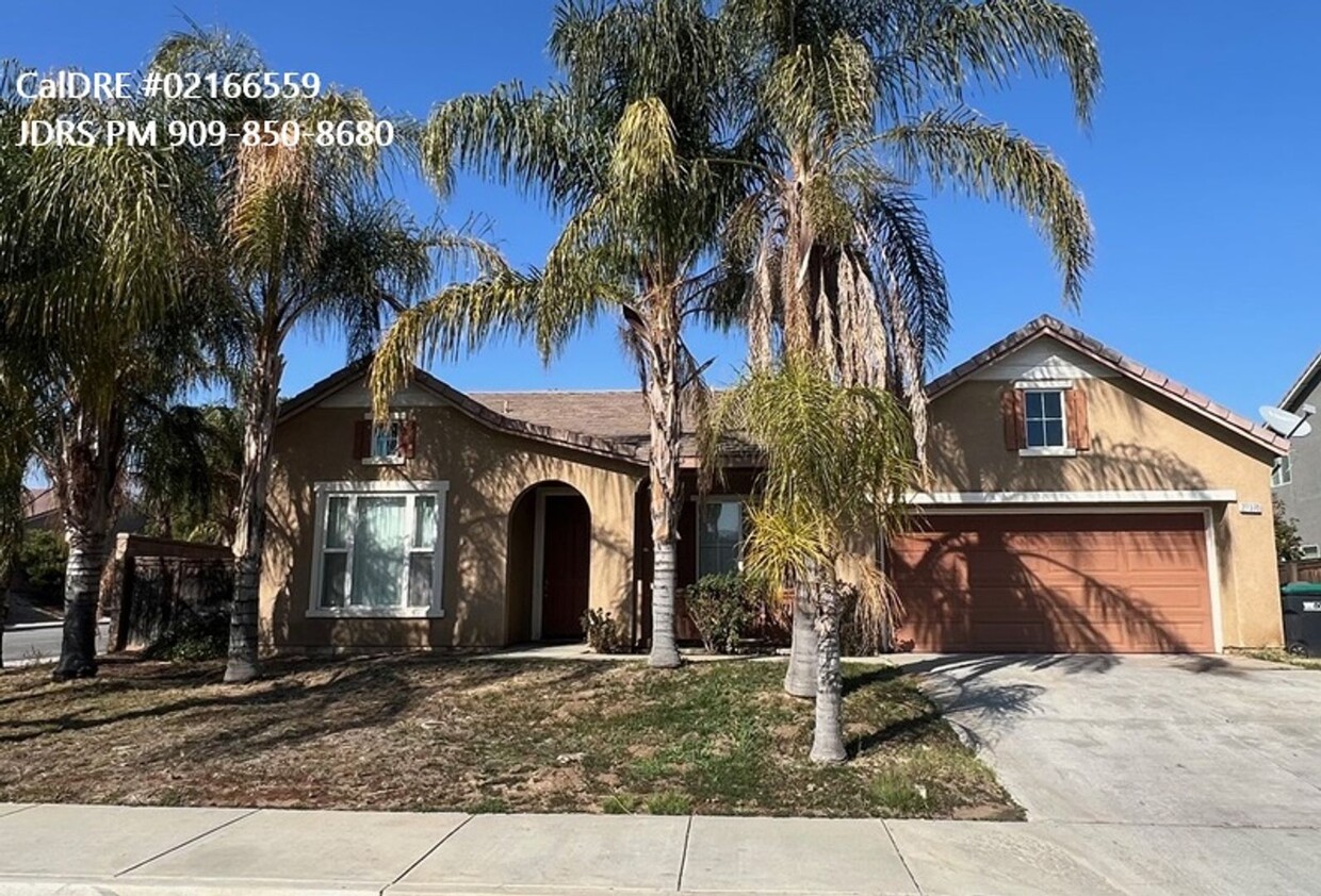 Foto principal - Moreno Valley 4 Bedroom Home