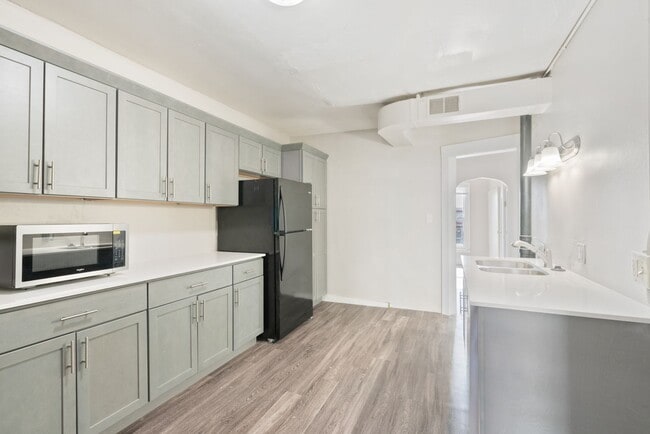 Foto del edificio - 2022 1/2 College St - Cedar Falls