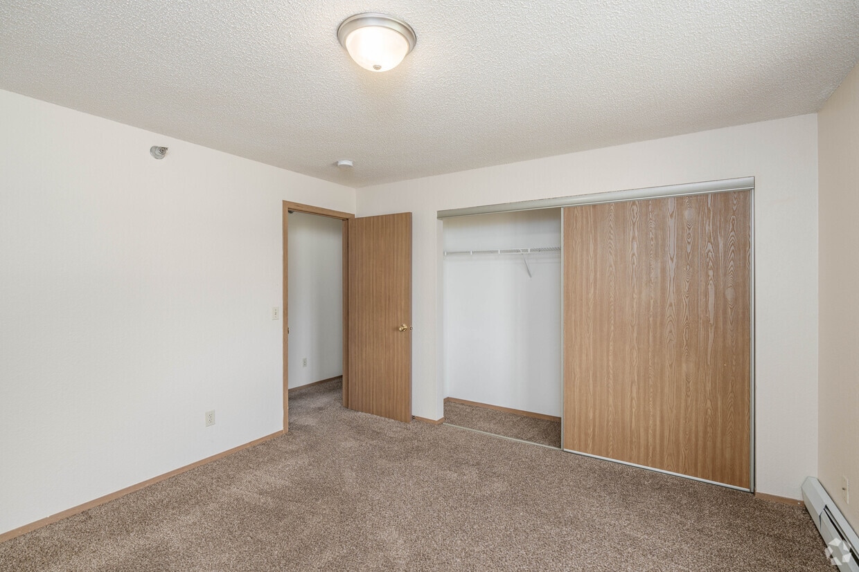 Primary Photo - Gray Hawk Apartments