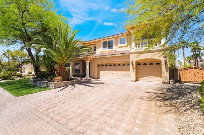 Foto del edificio - Beautiful Three Story, Five Bedroom Home w...