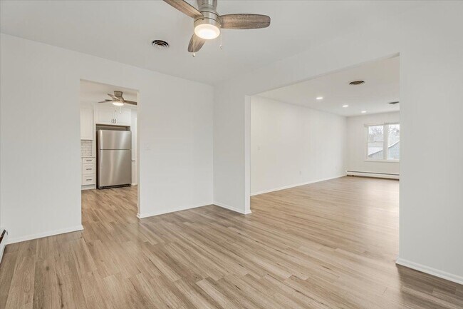 Foto del edificio - 35 Field Rd