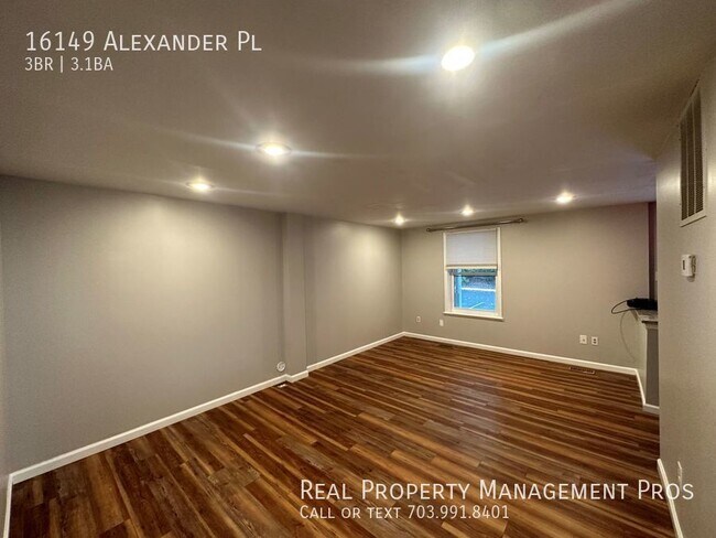 Building Photo - Qualify for a zero deposit? Minutes to I95...