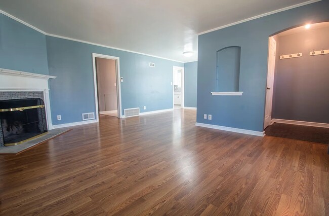 Building Photo - 4654 N Ironwood Ln