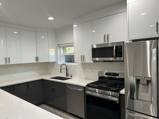 Photo - Hillcrest Apartment