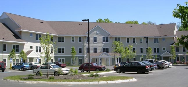 Foto principal - Creekside Village Senior Housing