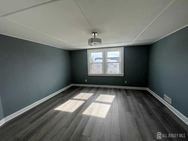 Building Photo - 7 Bound Brook Ave