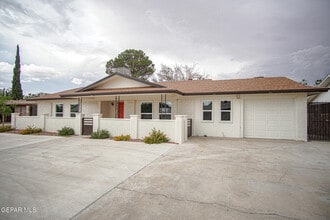 Building Photo - 11025 Tom Weiskopf Dr