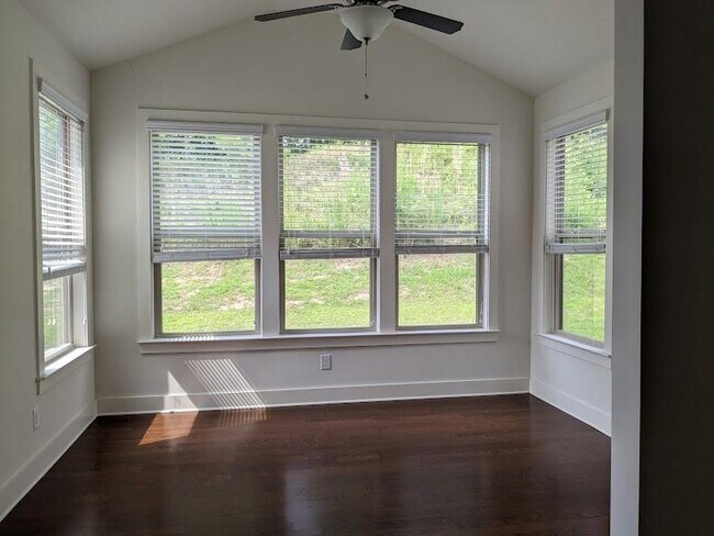 Building Photo - 1487 Halletts Peak Pl