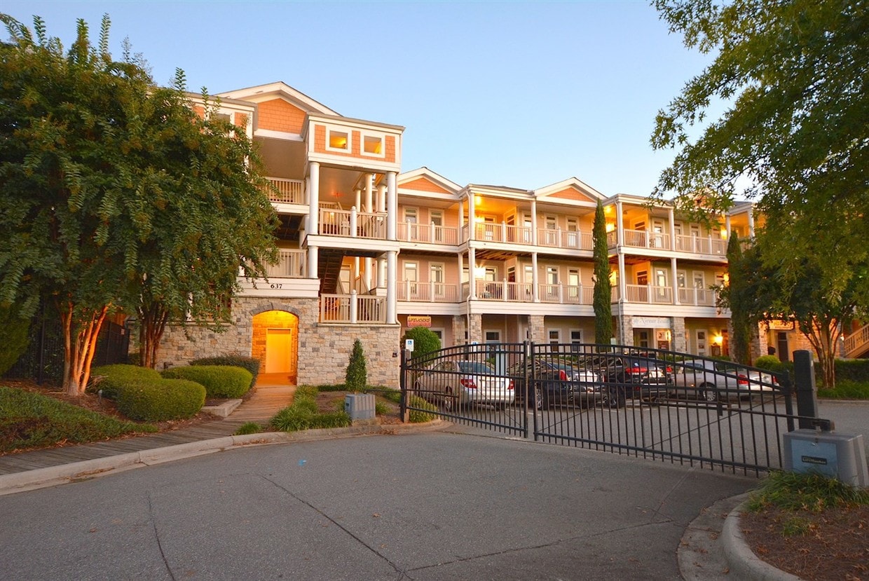 637 Williamson Rd, Mooresville, NC 28117 Condo for Rent in Mooresville, NC