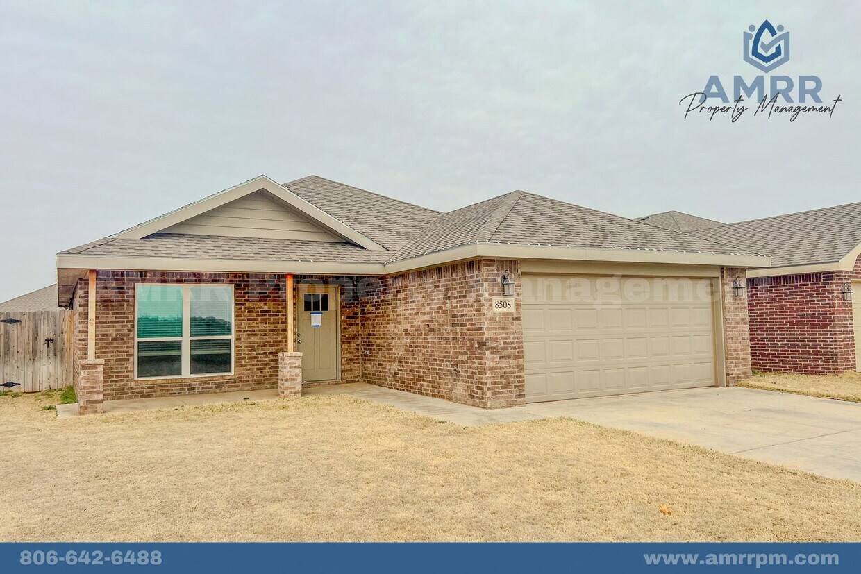 Foto principal - 3 Bedroom Home Available SOON