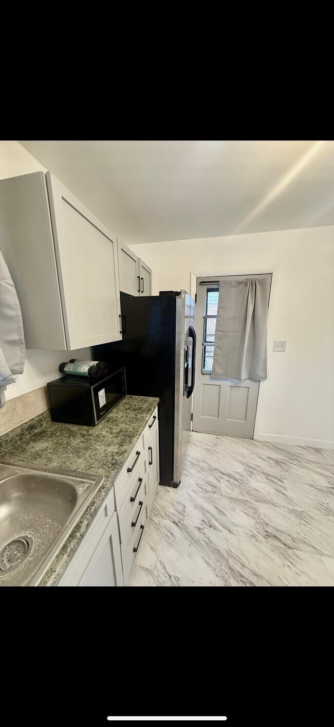 Foto del edificio - 1611 Vilardo Ln