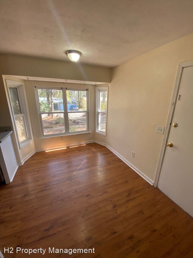 Building Photo - 3 br, 2 bath House - 1064 Longstreet Drive