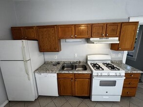 Building Photo - 303 McClelland Ave