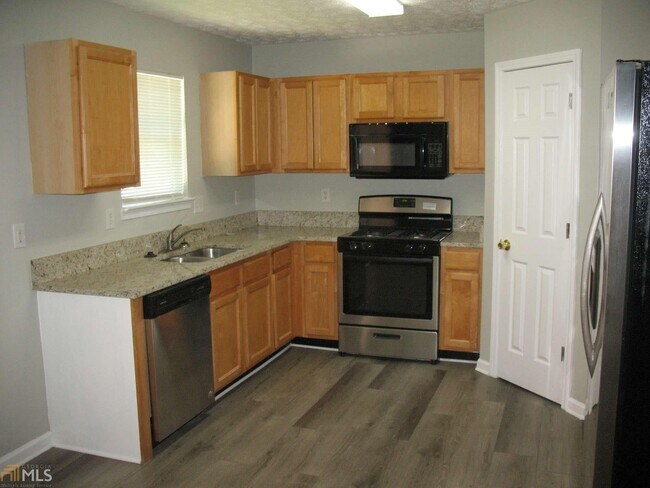 Building Photo - 980 Melrose Park Pl NW