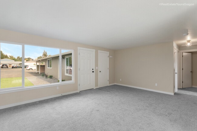 Entry/Livingroom - 151 N 29th Ave