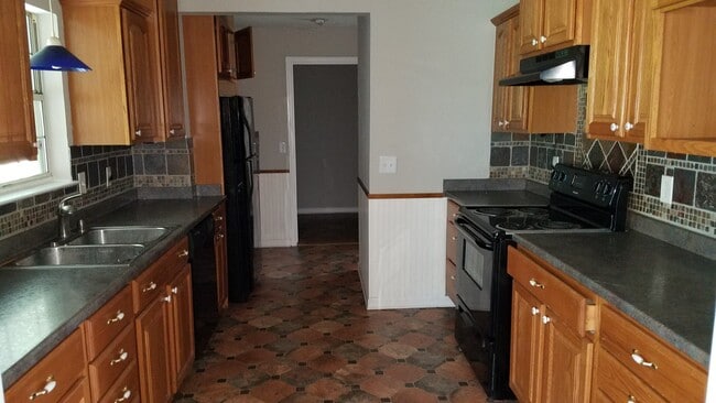 Building Photo - 4414 Alpine Way