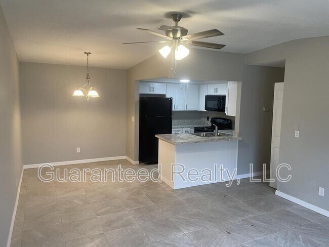 Building Photo - 3089 St Paul Dr