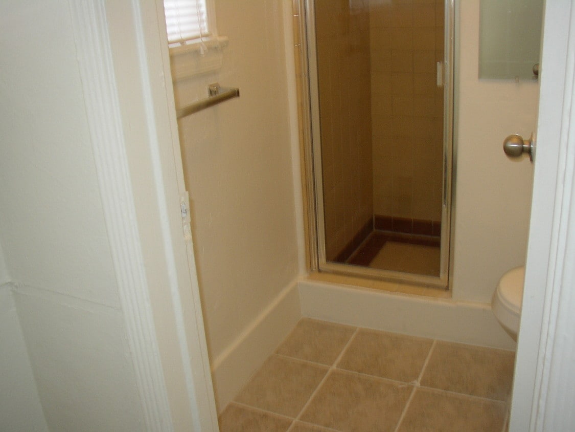 Interior Photo - 5100 W Washington Blvd