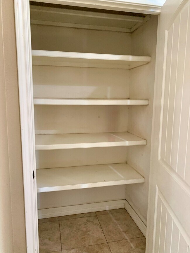 Foto del edificio - 2433 Duncan Dr