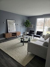 Building Photo - 103 Hart St