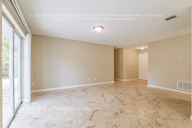 Building Photo - 9 N Aurora Dr