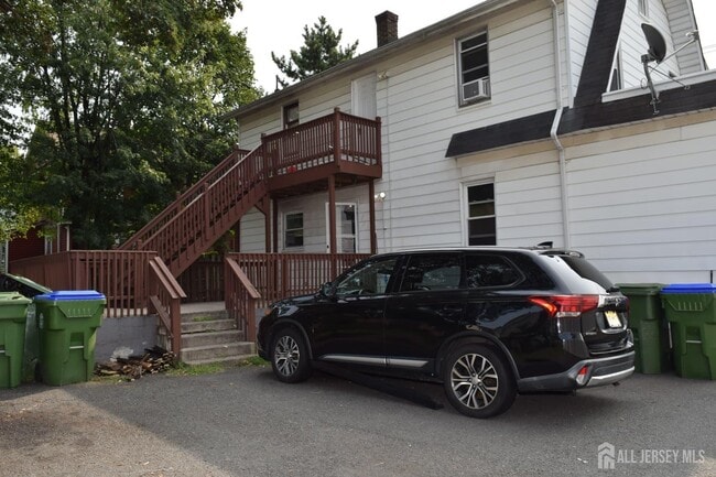 Building Photo - 4027 Woodbridge Ave