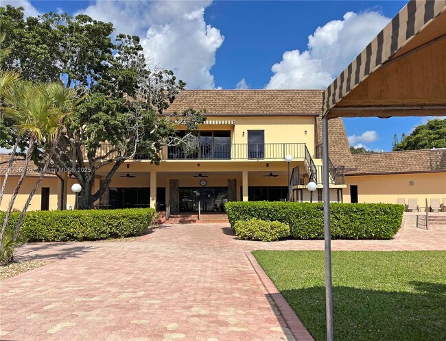Foto del edificio - 251 Berkley Rd