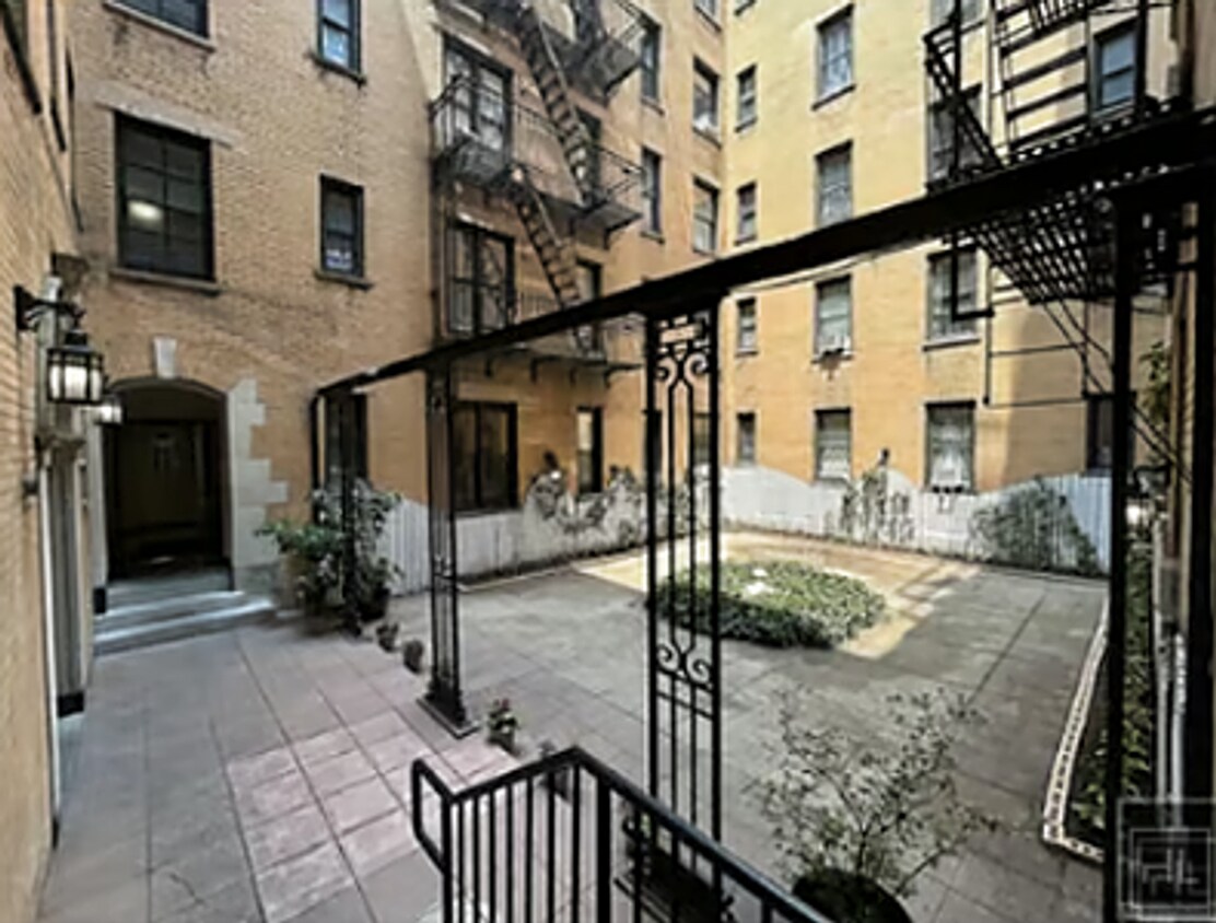 Foto del edificio - WEST 45 STREET