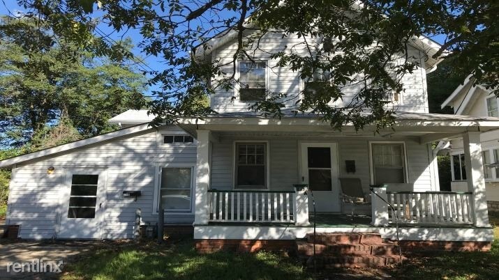 Primary Photo - 818 W 49th St
