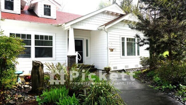 Building Photo - Beautiful 3 Bedroom Manchester Rambler