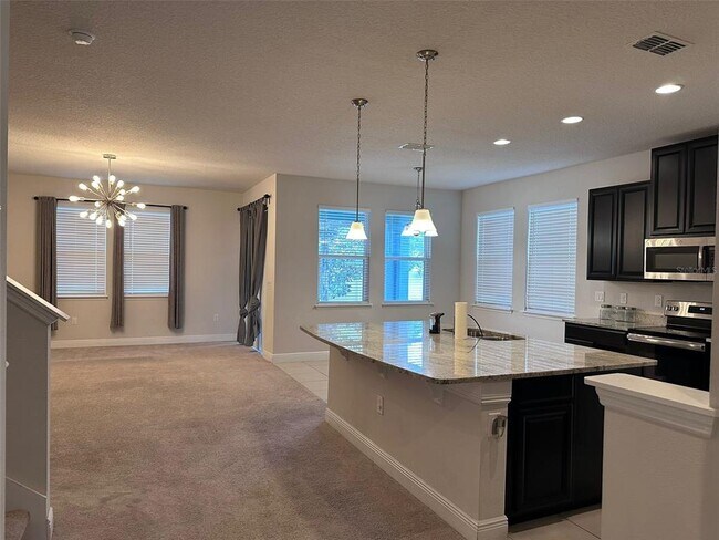 Foto del edificio - 284 Whirlaway Dr