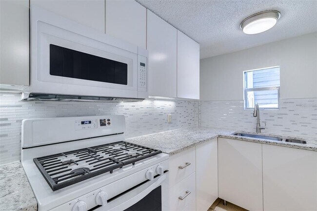 Foto del edificio - 3315 W Empedrado St