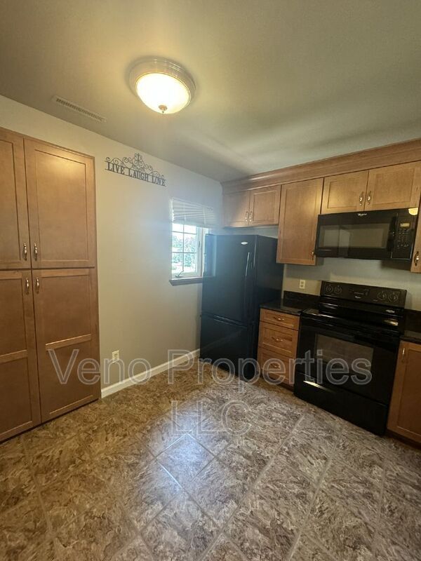 Foto del edificio - 5213 Forest Point Dr S