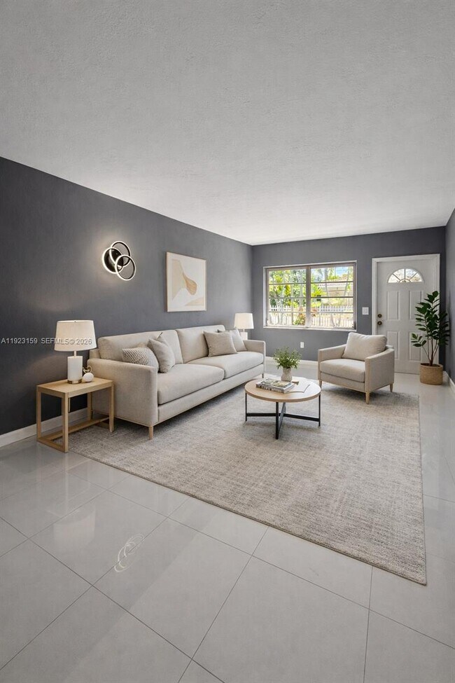 Foto del edificio - 2221 SW 13th St