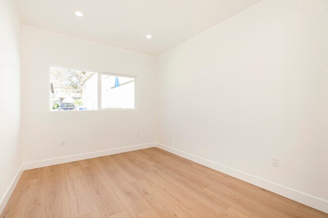 Foto del edificio - 13934 Vanowen St