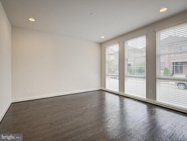 Building Photo - 20447 Codman Dr