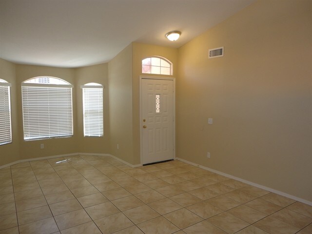 Building Photo - 4056 E Arbor Avenue