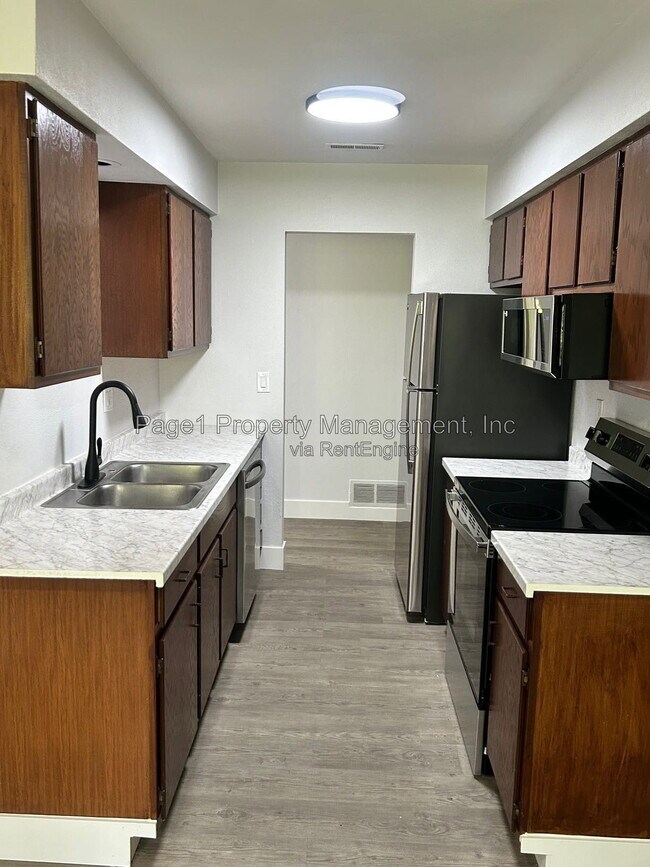 Foto del edificio - 3821 Sage Dr