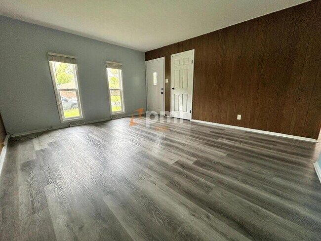 Foto del edificio - 6822-6824 Laurel Ave