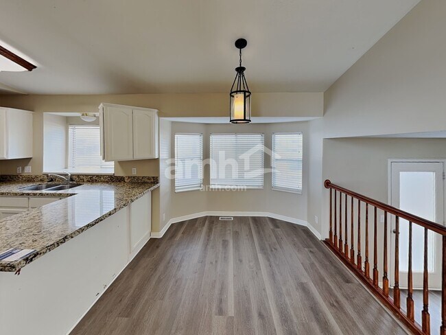 Building Photo - 1538 N 200 W