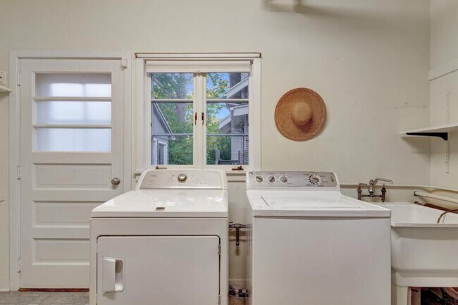 Building Photo - 202 W Indiana Ave