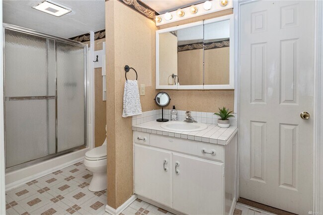 Building Photo - 7813 Zircon Dr SW