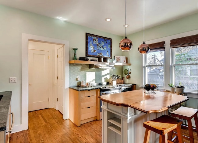 Kitchen - 1454 Perry St