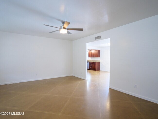 Foto del edificio - 7420 E 39th St