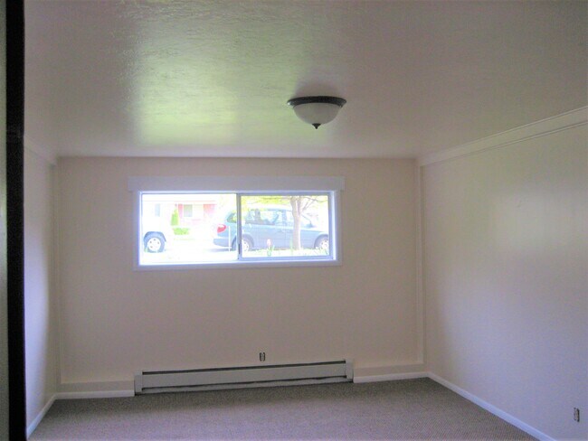 Living Room - 219 E 500 N