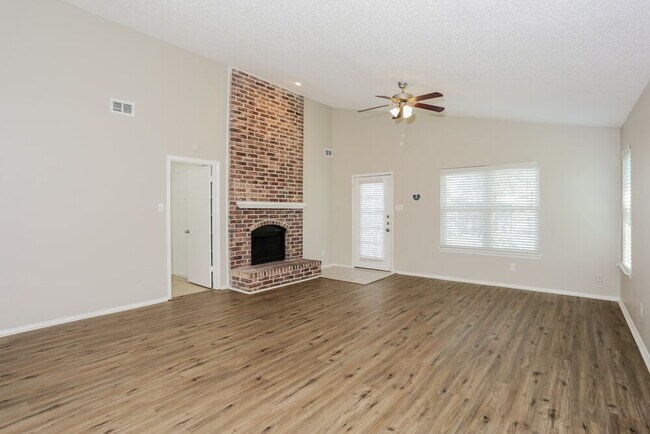 Foto del edificio - 838 Weaver St